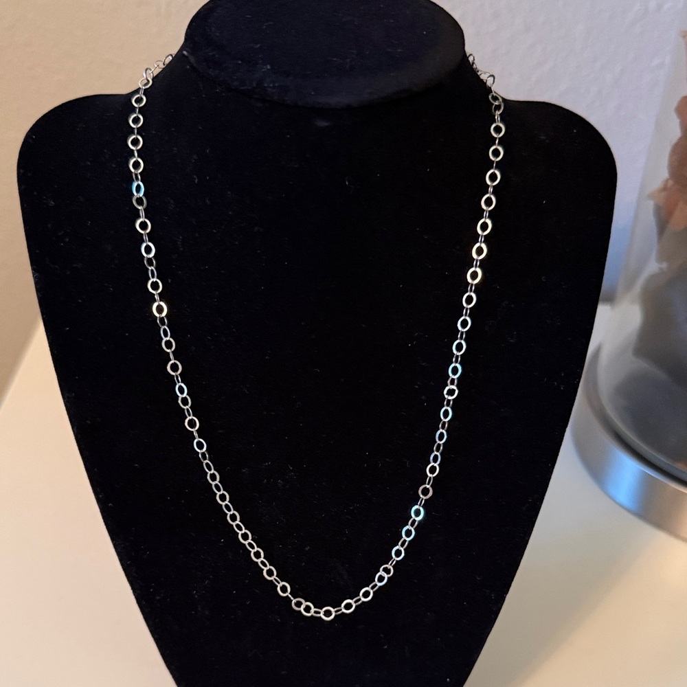 Elegant Silver Chain Necklace